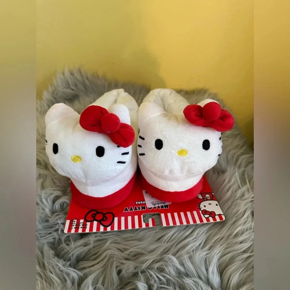 Hello Kitty Accessories - Hello Kitty Slippers NWT size medium/large